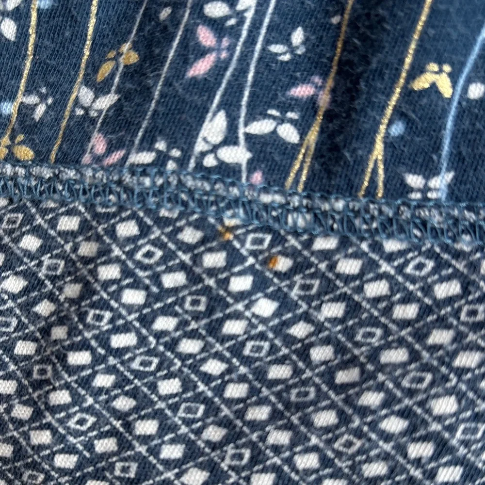 Vintage Hollister Navy Floral V-Neck Blouse - Picture 4 of 6